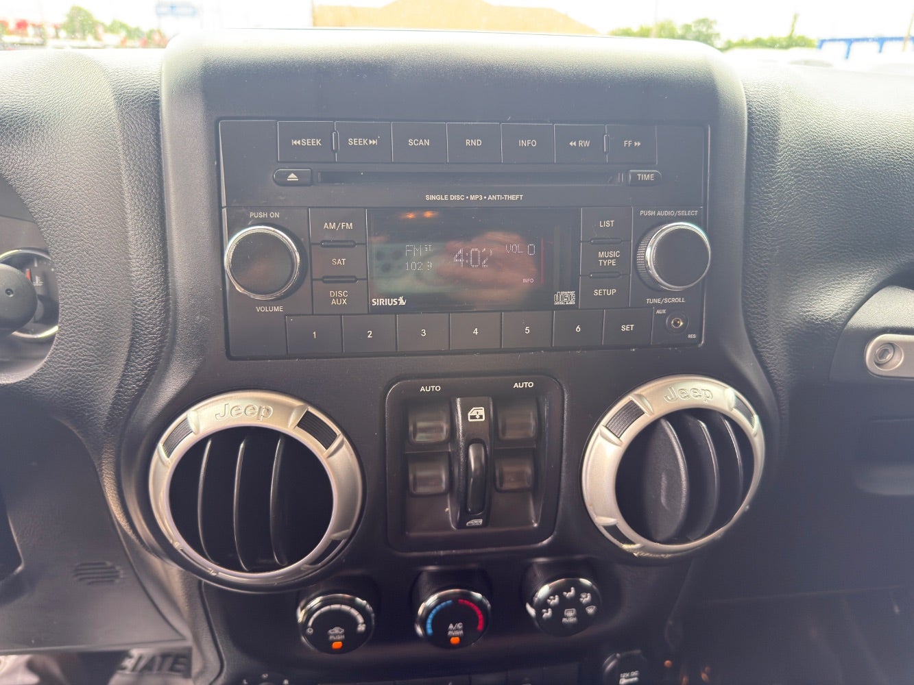 2017 Jeep Wrangler Unlimited Sahara 4WD