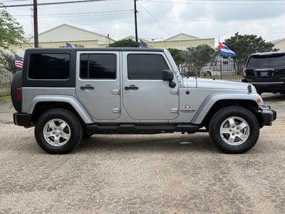 2017 Jeep Wrangler Unlimited Sahara 4WD