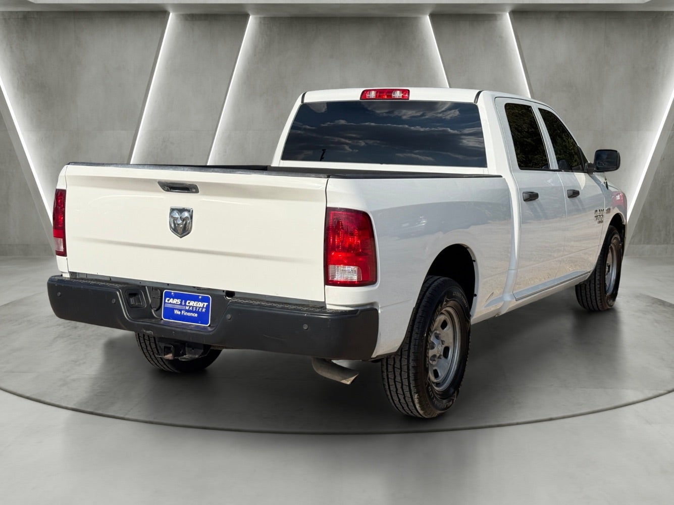 2020 RAM 1500 Classic Tradesman Crew Cab 4x2 6'4 Box