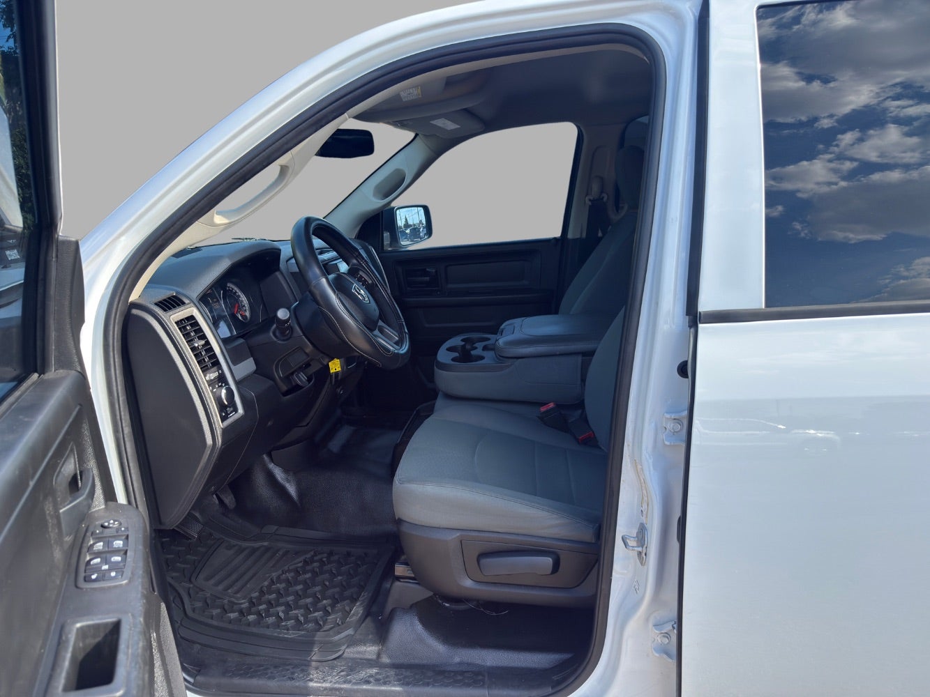 2020 RAM 1500 Classic Tradesman Crew Cab 4x2 6'4 Box
