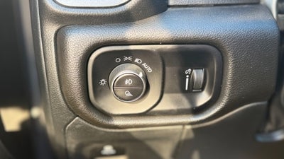 2024 RAM 1500 Tradesman Crew Cab 4x4 5'7 Box