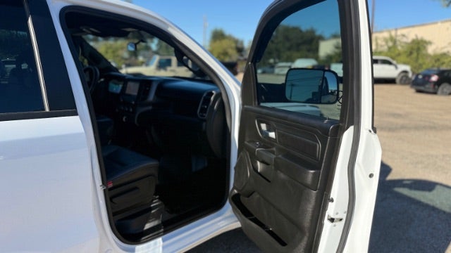 2024 RAM 1500 Tradesman Crew Cab 4x4 5'7 Box