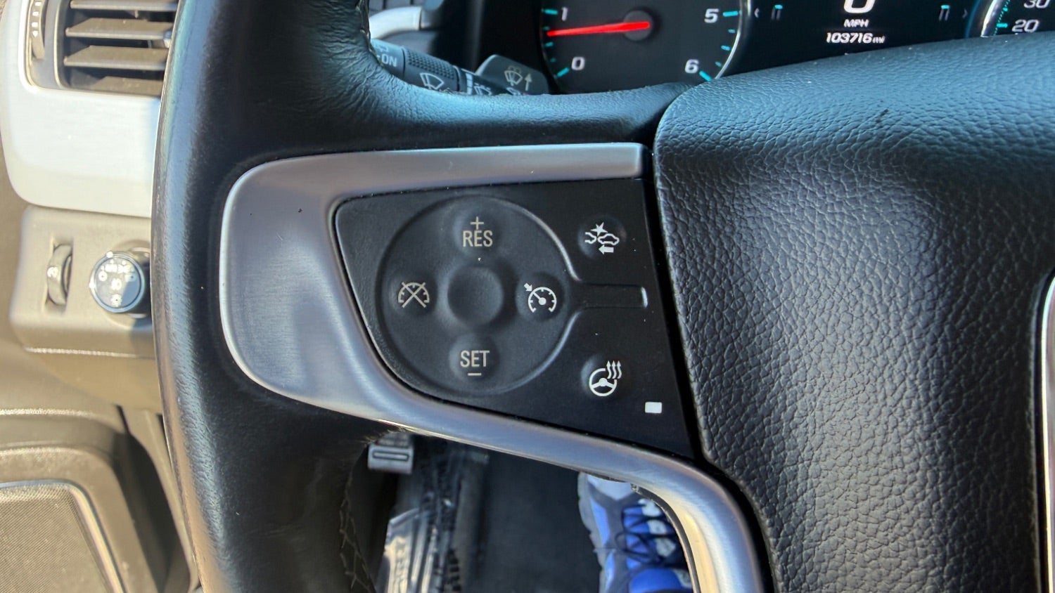 2017 GMC Yukon XL SLT