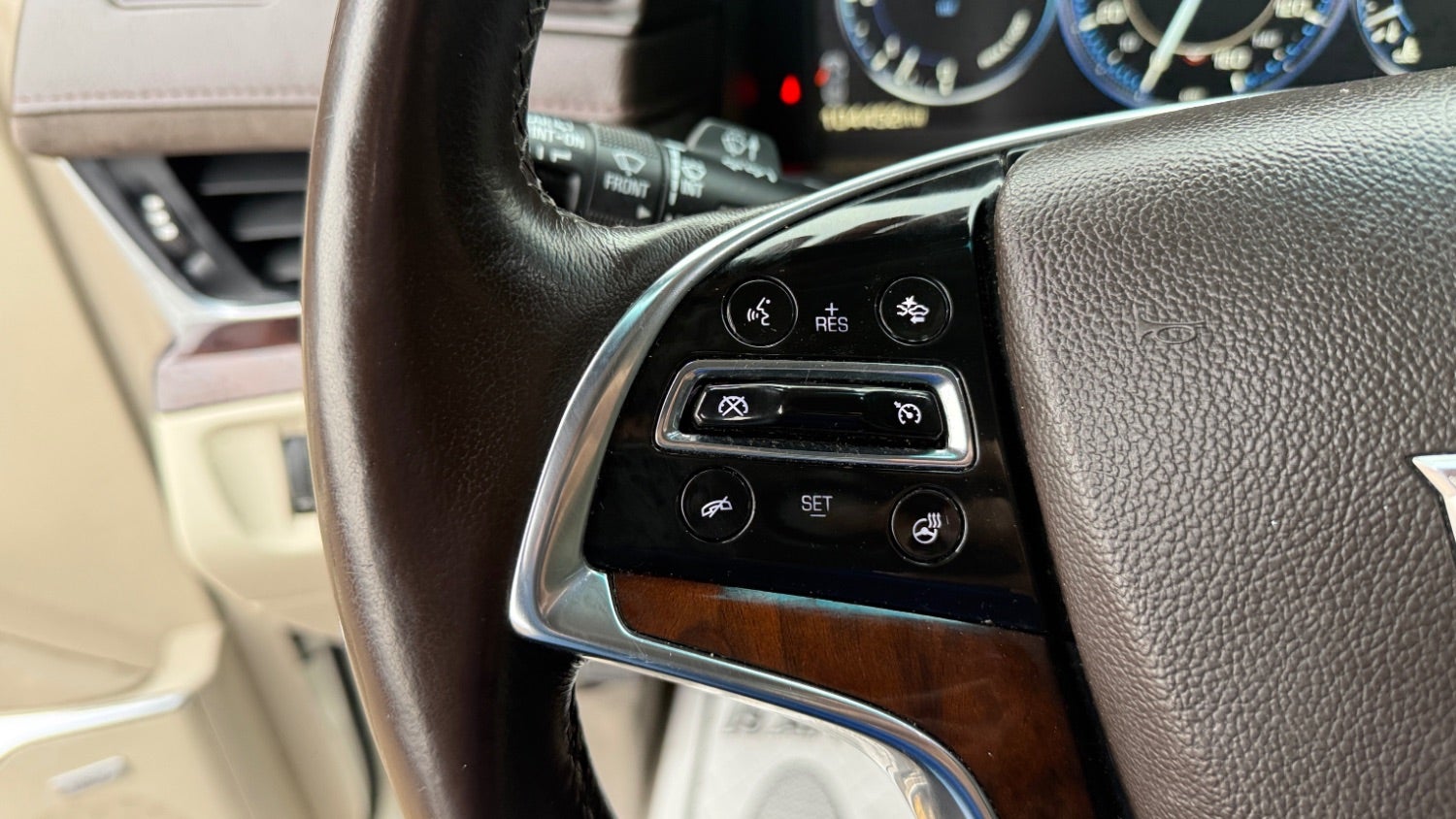 2015 Cadillac Escalade Luxury