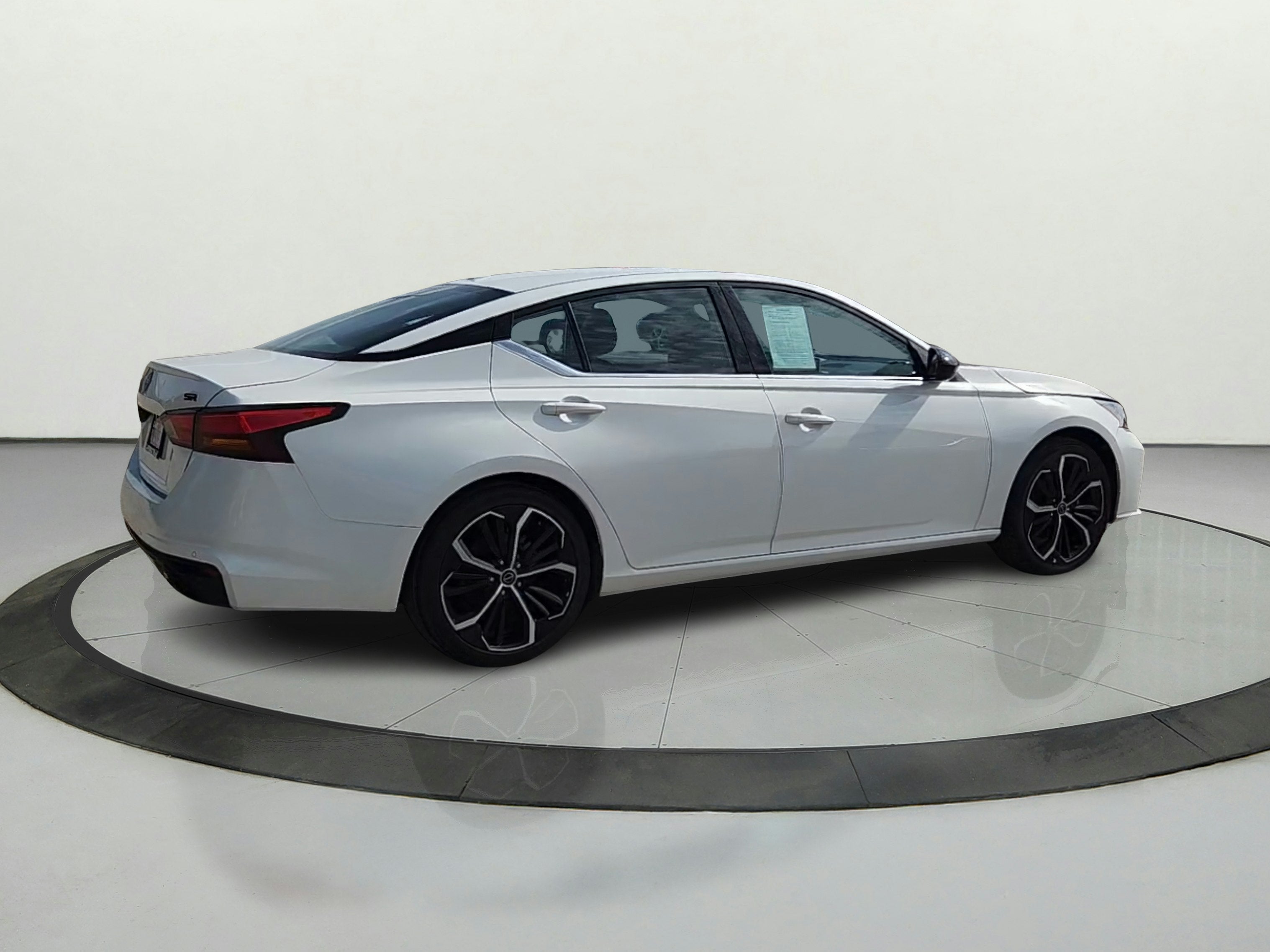2024 Nissan Altima SR FWD