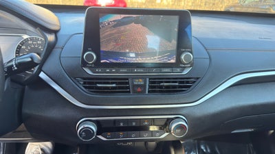 2022 Nissan Altima SR FWD