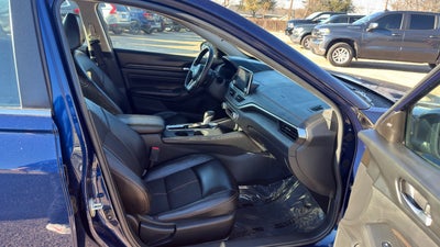 2022 Nissan Altima SR FWD