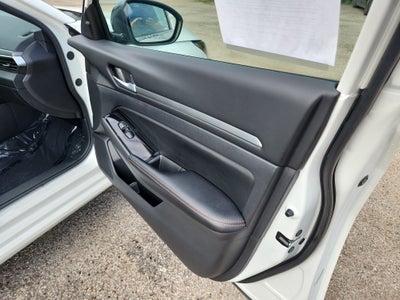 2025 Nissan Altima SR FWD