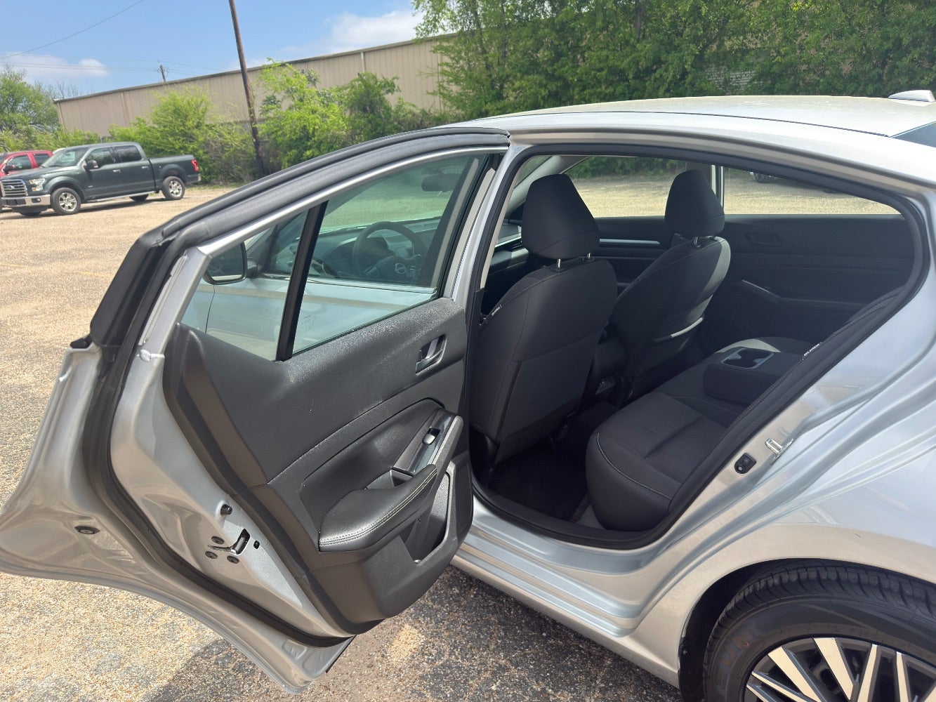 2023 Nissan Altima SV FWD