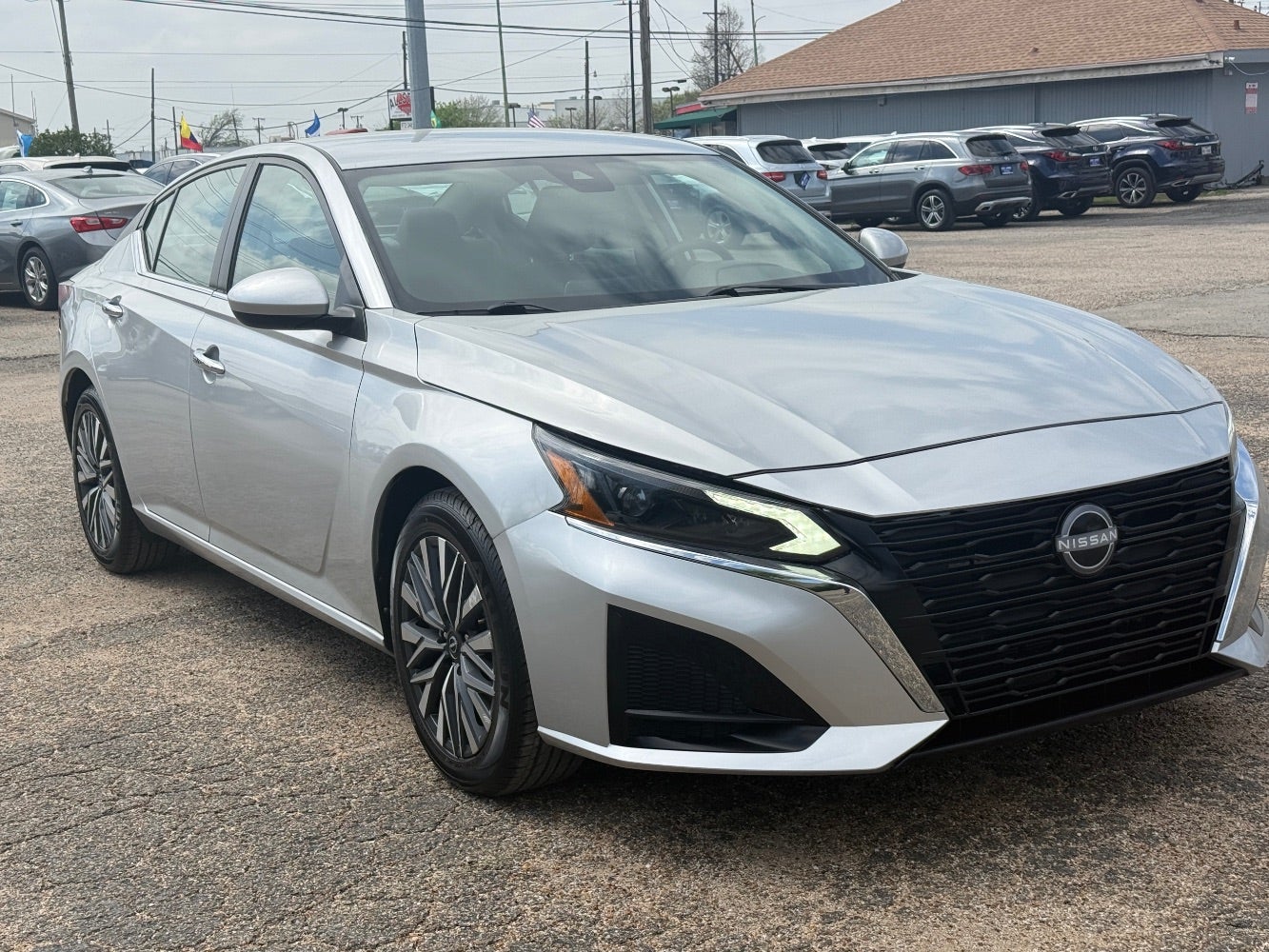 2023 Nissan Altima SV FWD