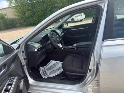 2023 Nissan Altima SV FWD