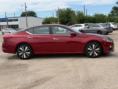2022 Nissan Altima SV FWD