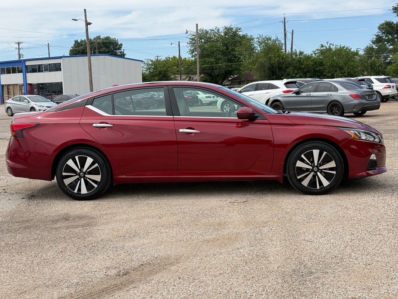 2022 Nissan Altima SV FWD