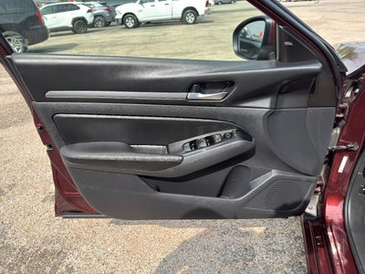 2023 Nissan Altima SV FWD