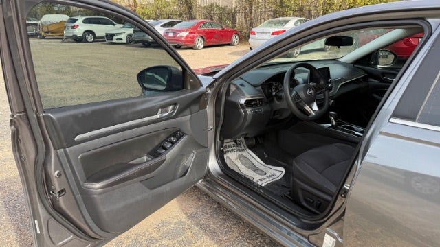 2023 Nissan Altima SV FWD