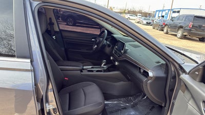 2024 Nissan Altima SV FWD