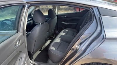 2022 Nissan Altima SV FWD