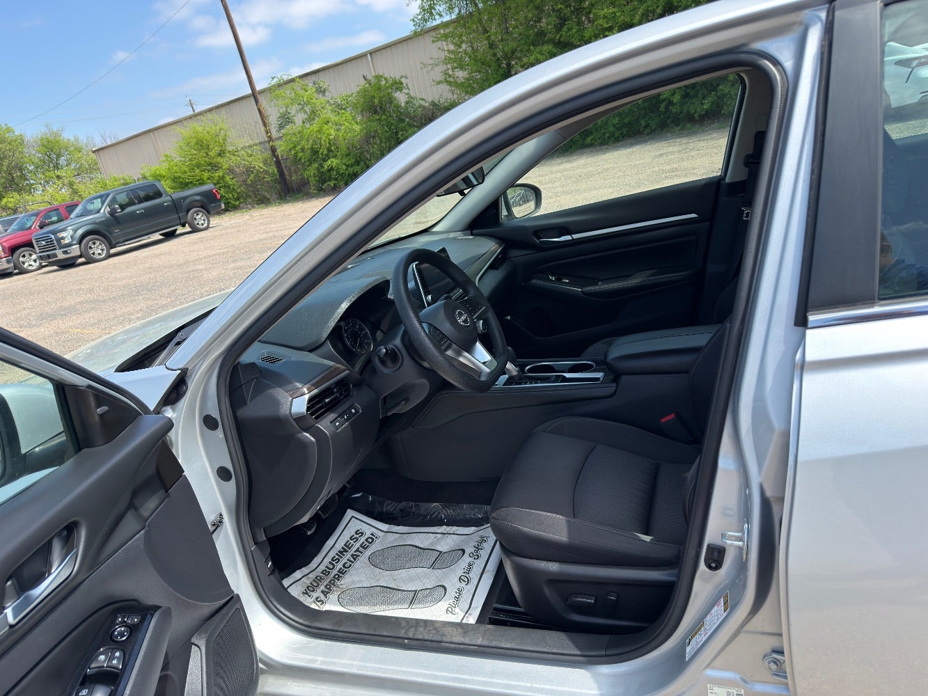 2023 Nissan Altima SV FWD