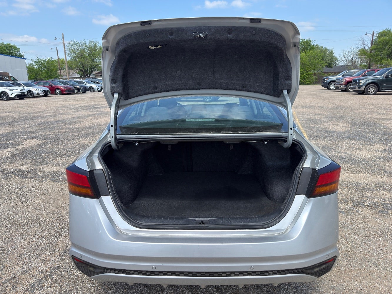 2023 Nissan Altima SV FWD