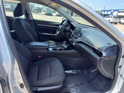 2023 Nissan Altima SV FWD