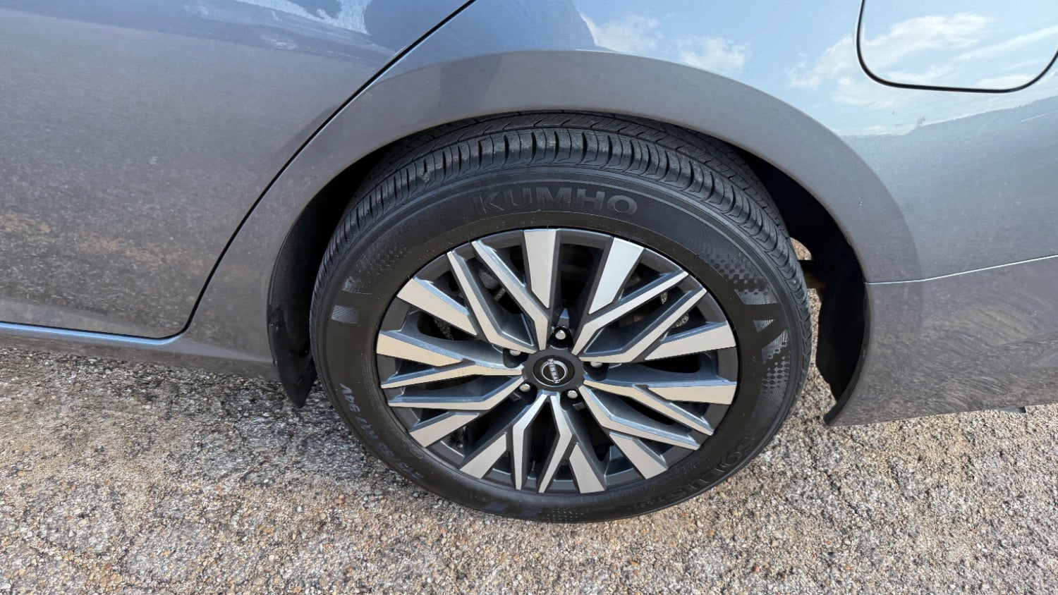 2024 Nissan Altima SV FWD