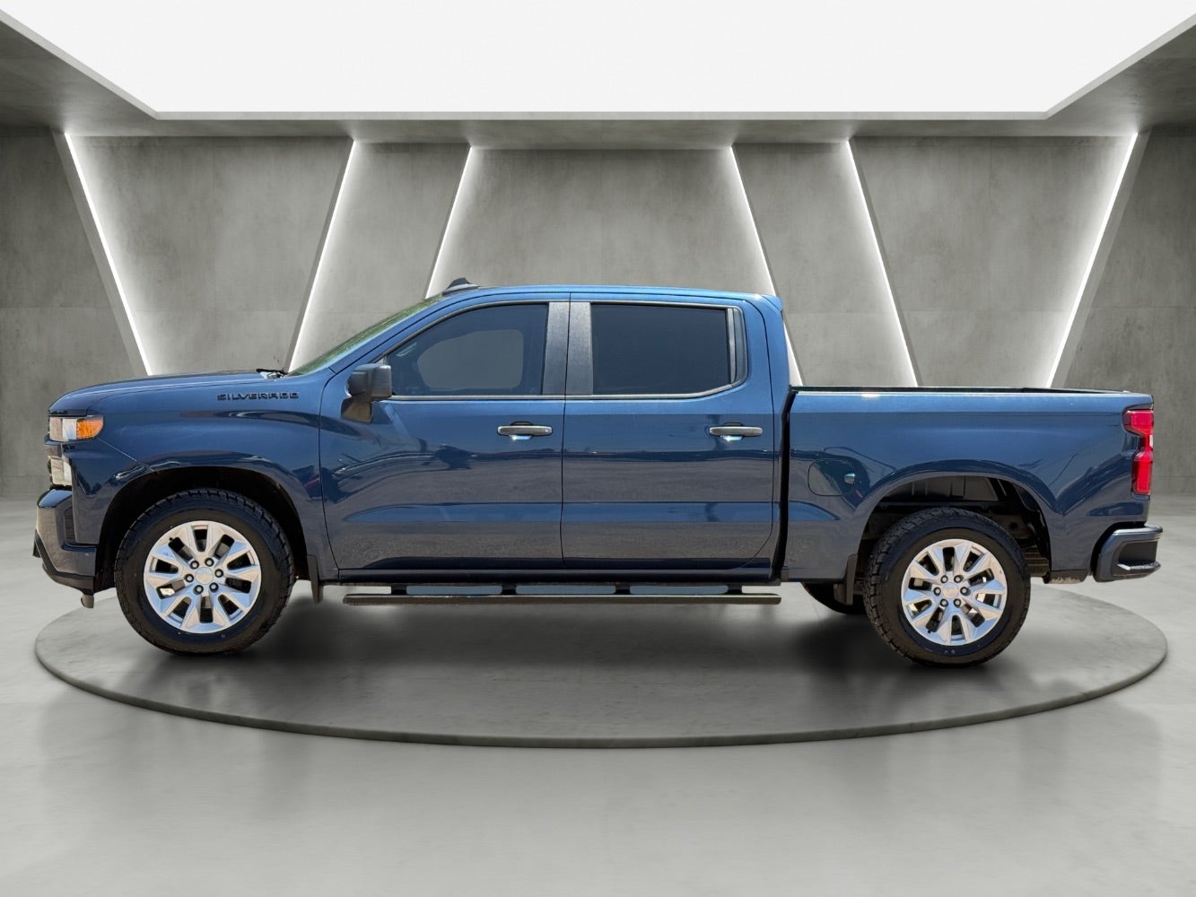 2020 Chevrolet Silverado 1500 2WD Crew Cab Short Bed Custom