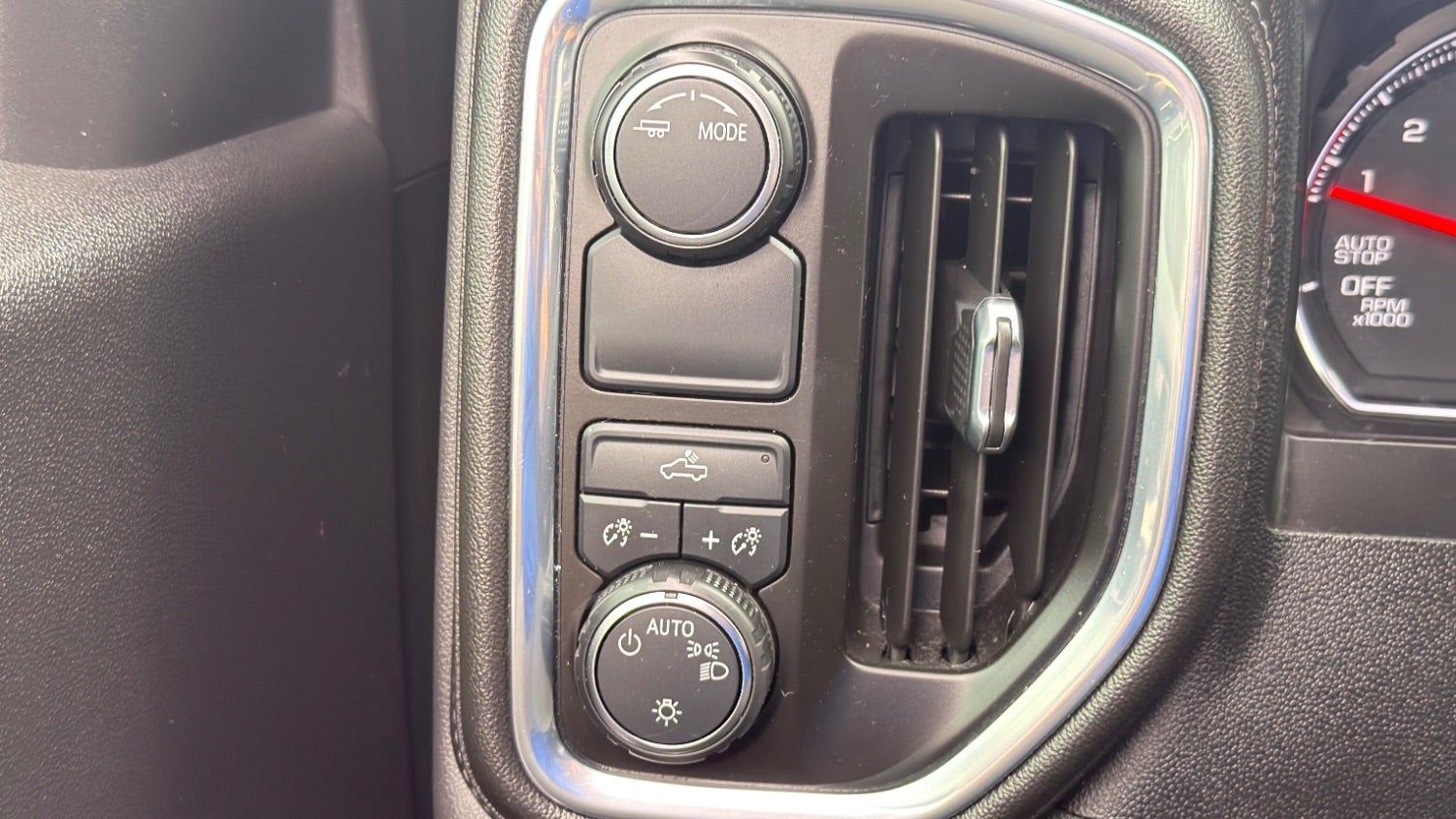 2021 Chevrolet Silverado 1500 2WD Crew Cab Short Bed LT