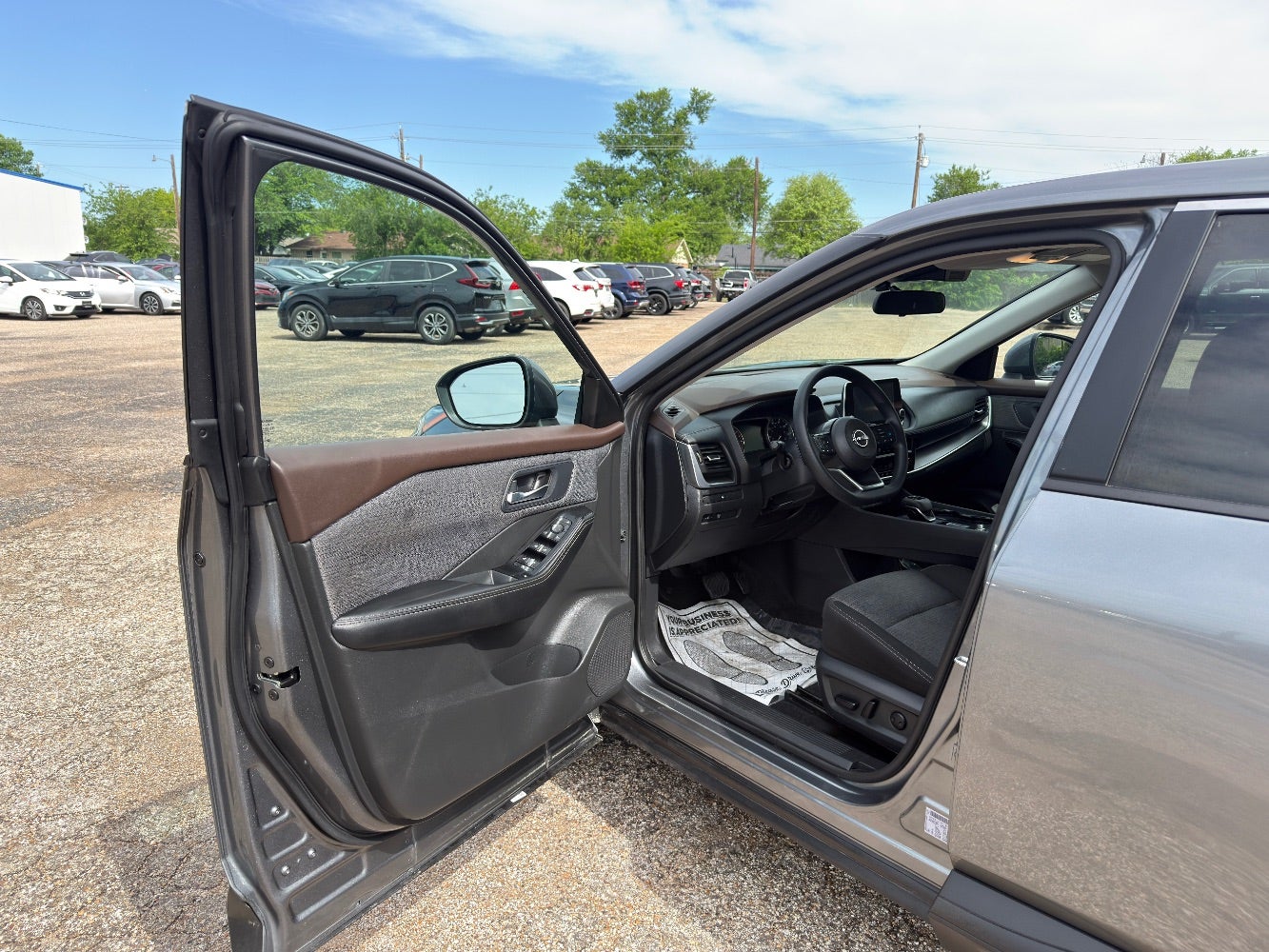 2023 Nissan Rogue SV FWD