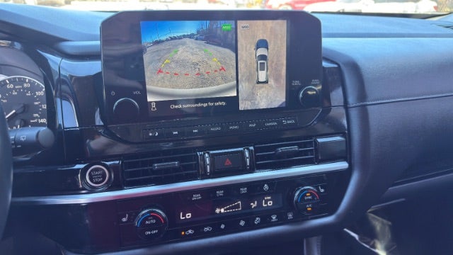 2022 Nissan Pathfinder SL 2WD