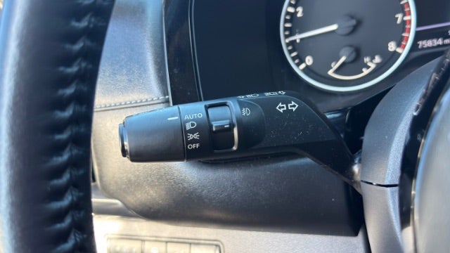 2022 Nissan Pathfinder SL 2WD