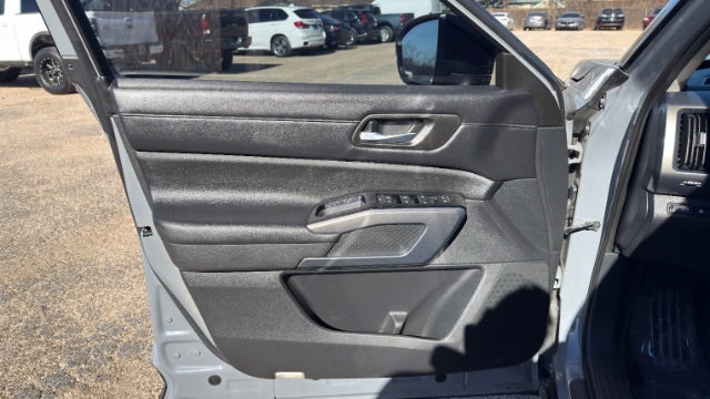 2022 Nissan Pathfinder SL 2WD