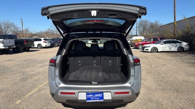 2022 Nissan Pathfinder SL 2WD