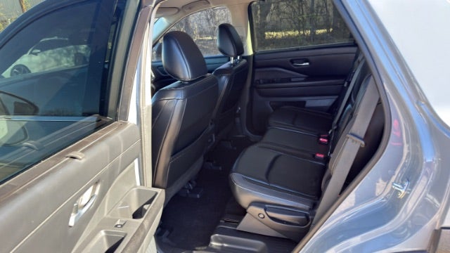 2022 Nissan Pathfinder SL 2WD