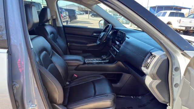 2022 Nissan Pathfinder SL 2WD