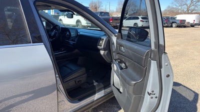 2022 Nissan Pathfinder SL 2WD