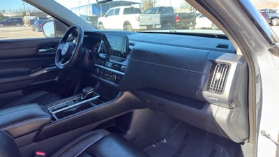 2022 Nissan Pathfinder SL 2WD