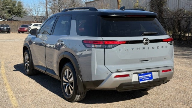 2022 Nissan Pathfinder SL 2WD