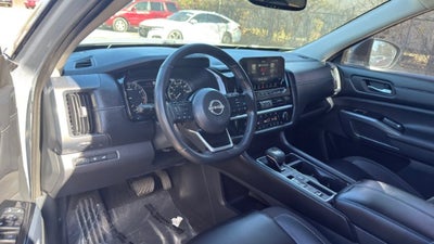 2022 Nissan Pathfinder SL 2WD