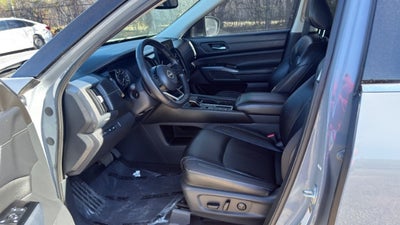 2022 Nissan Pathfinder SL 2WD