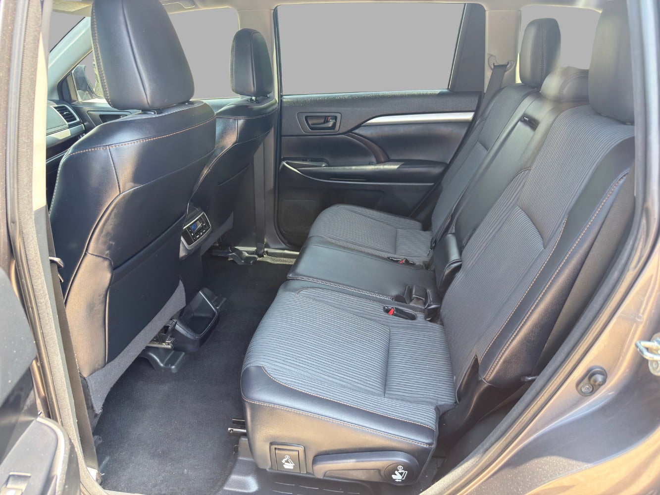 2015 Toyota Highlander LE V6