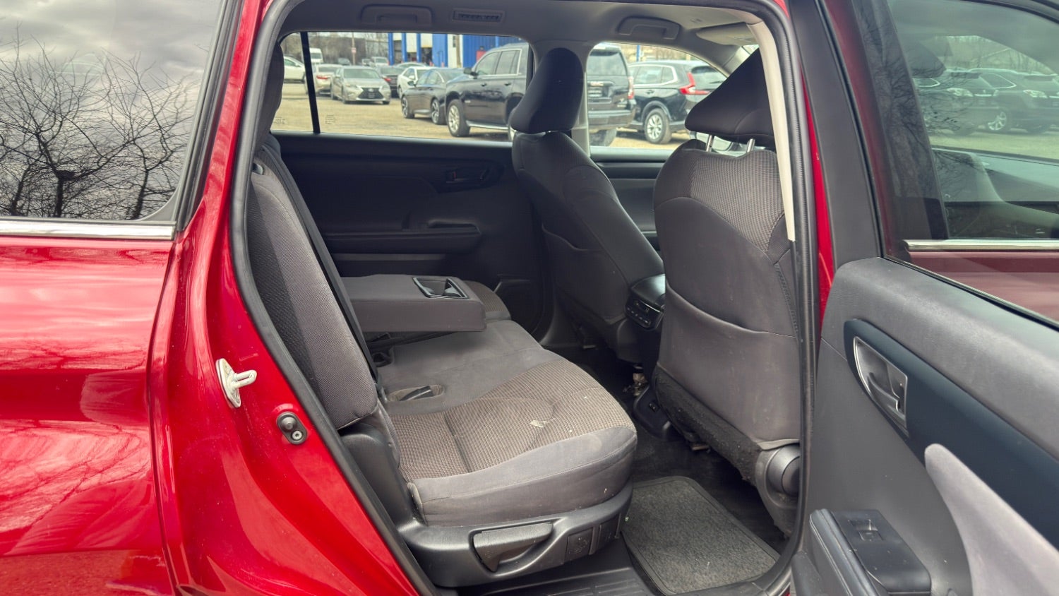 2022 Toyota Highlander LE