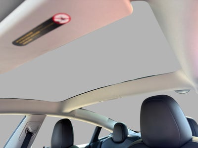 2022 Tesla Model 3 Rear-Wheel Drive