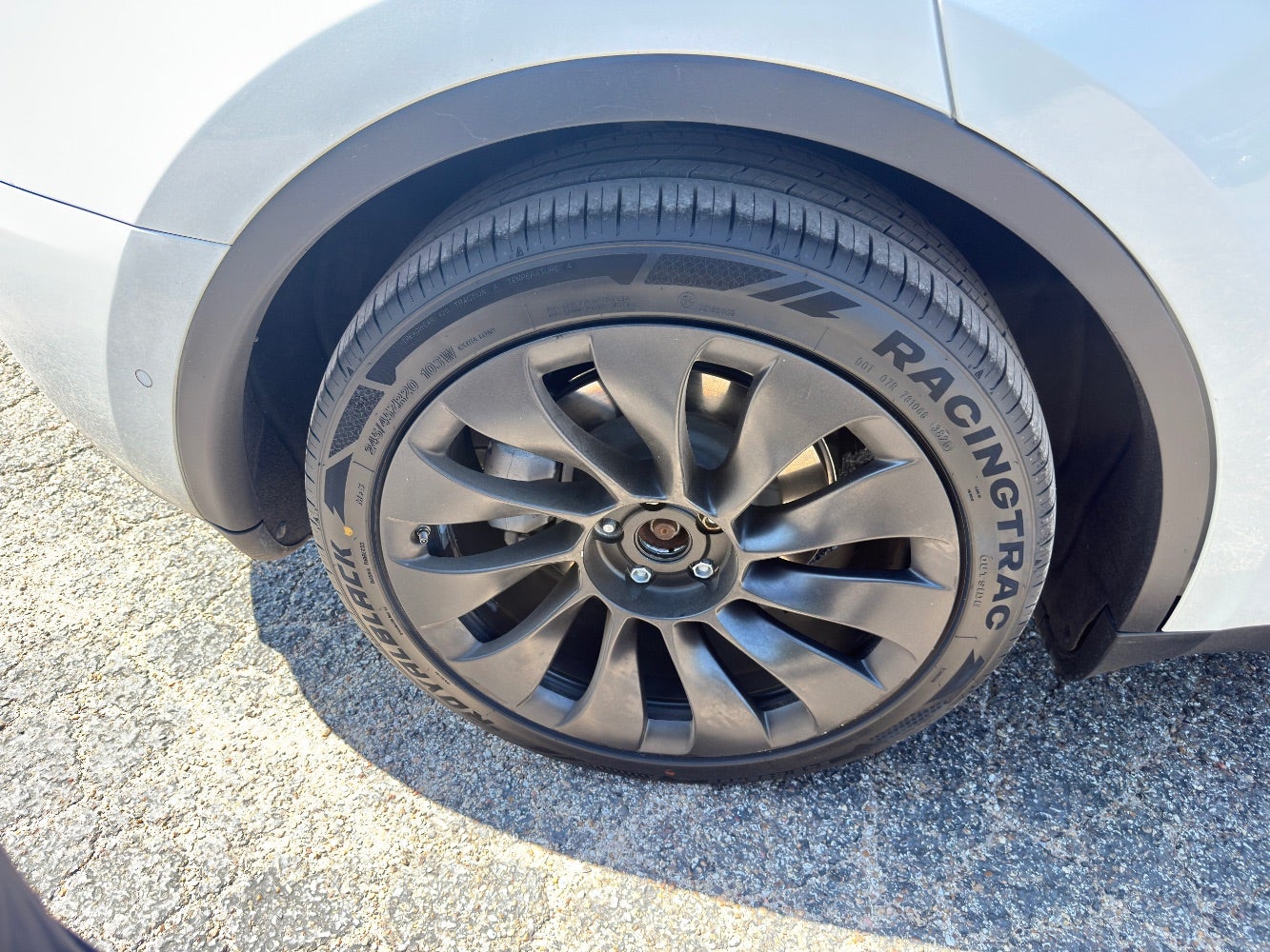 2022 Tesla Model Y Long Range Dual Motor All-Wheel Drive