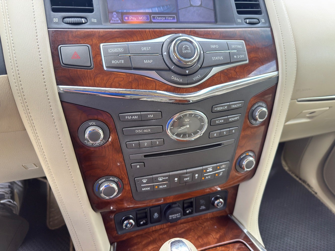 2015 INFINITI QX80 Luxury
