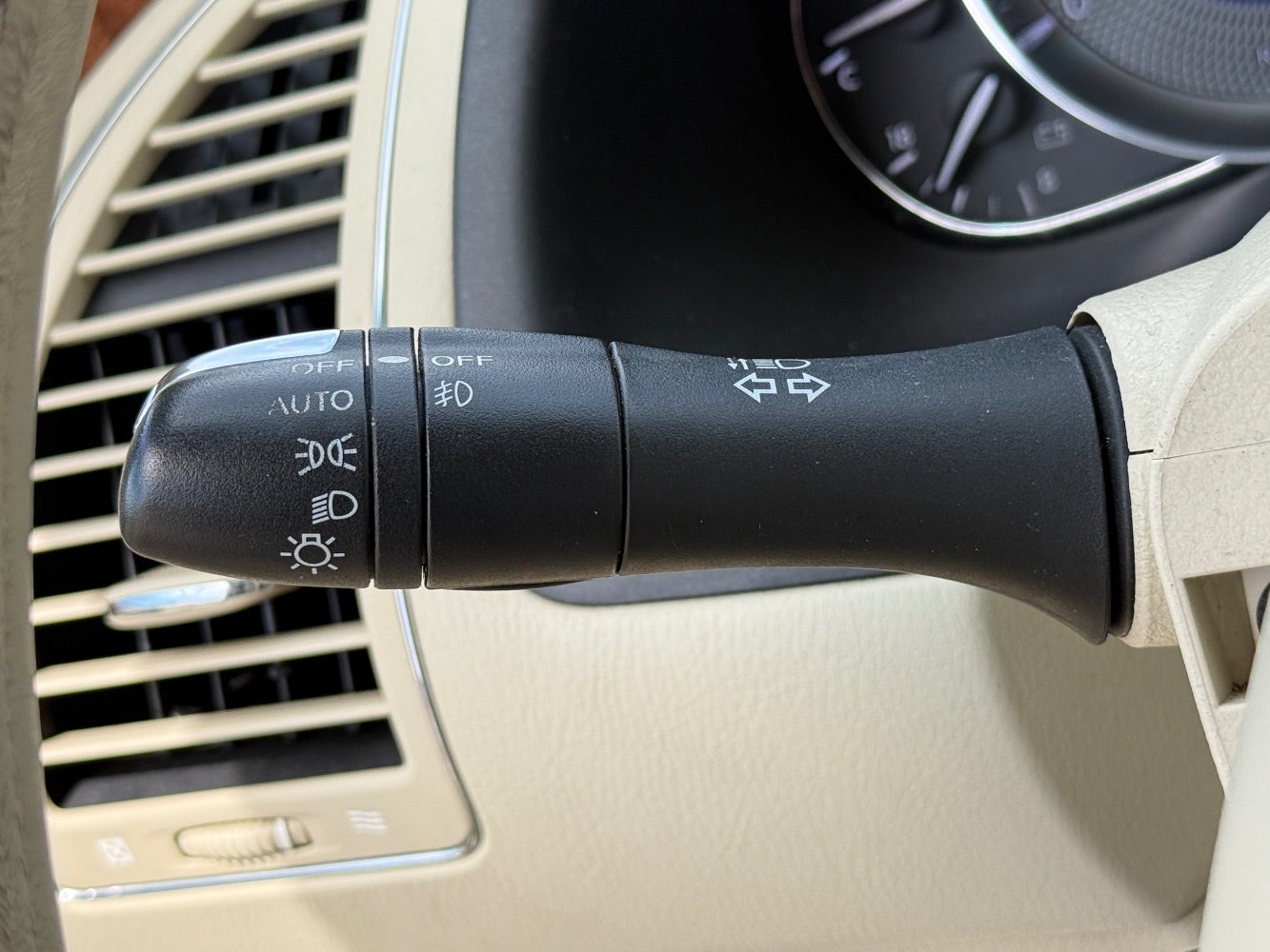 2015 INFINITI QX80 Luxury