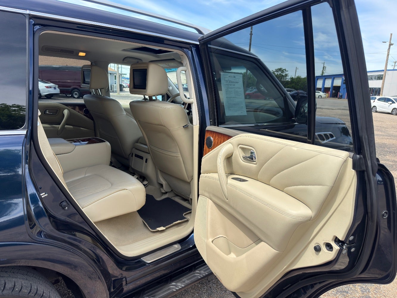 2015 INFINITI QX80 Luxury