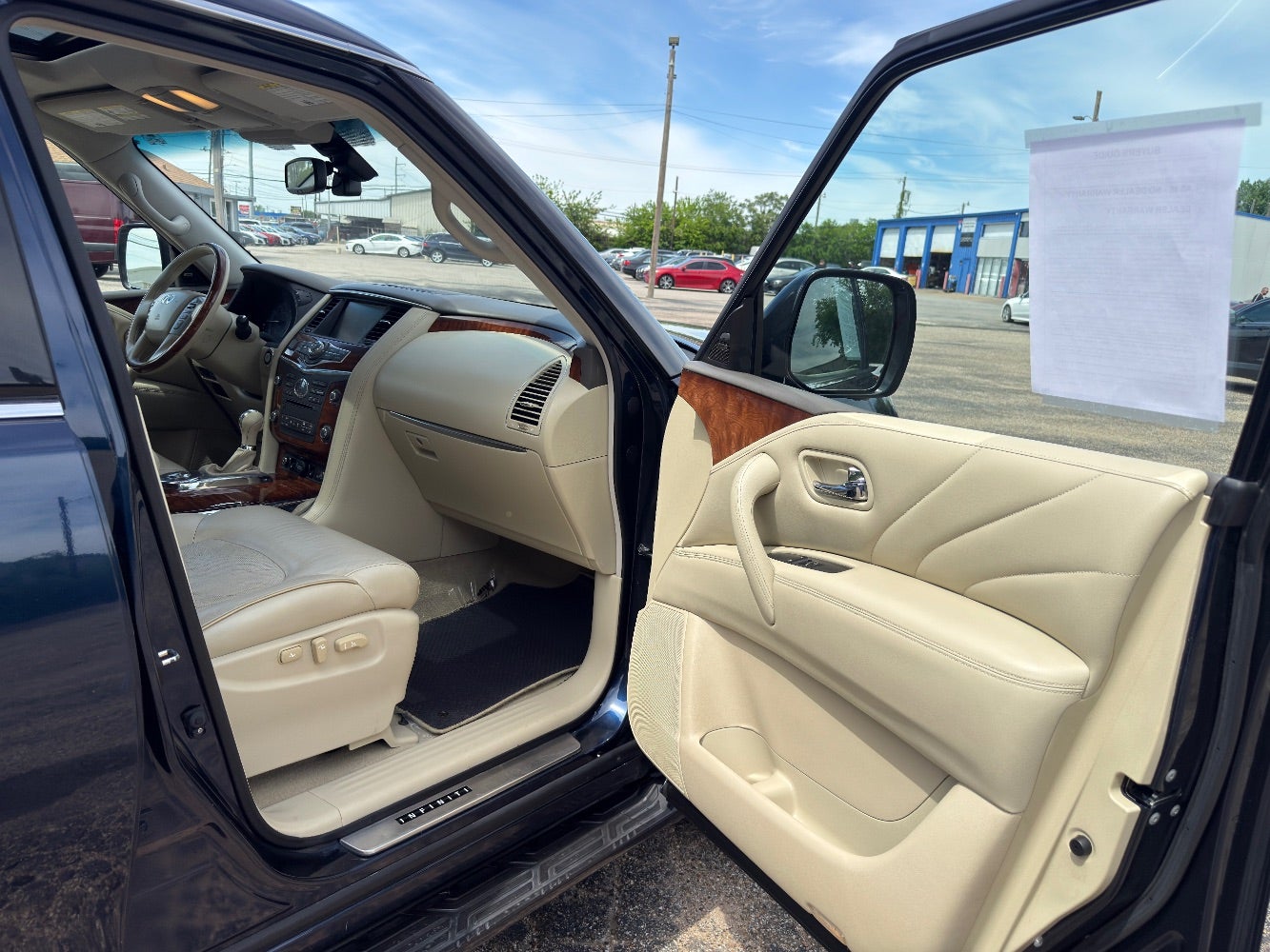 2015 INFINITI QX80 Luxury