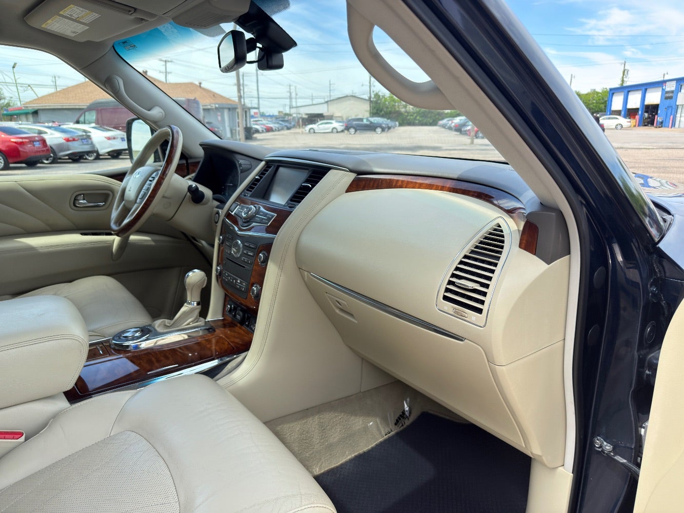 2015 INFINITI QX80 Luxury