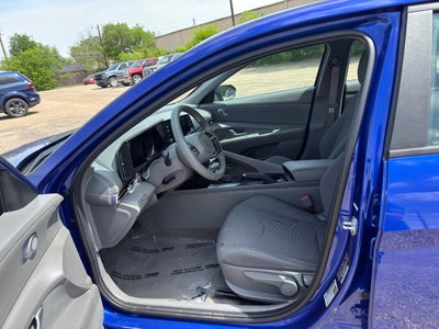 2023 Hyundai Elantra SE