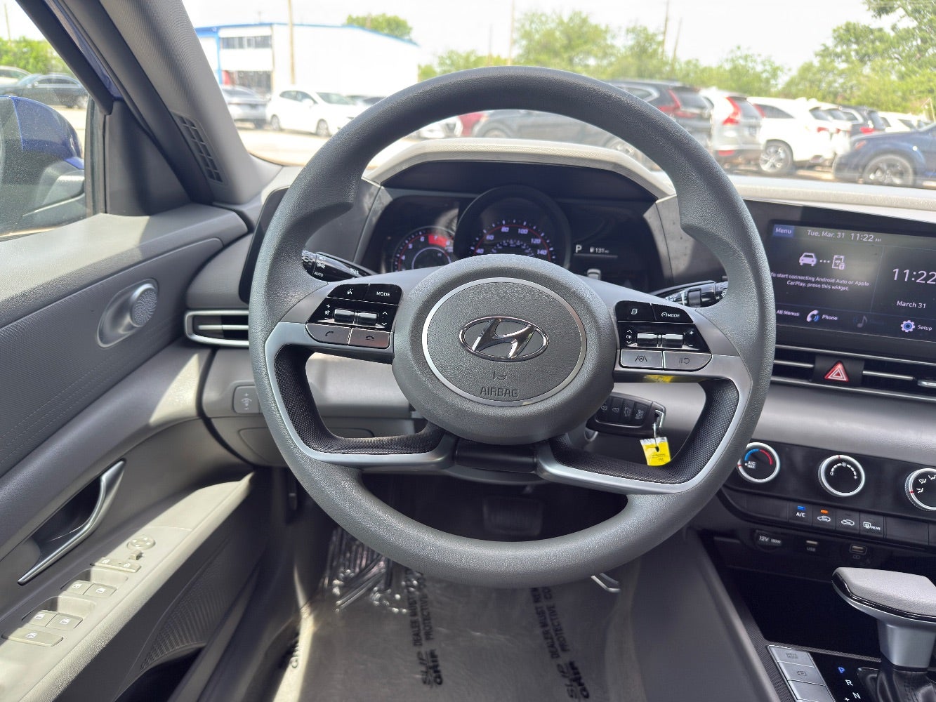 2023 Hyundai Elantra SE